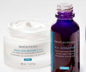 2016 Первый крем для коррекции липидов с преобладанием холестерина Triple Lipid Restore 2:4:2 – уникальный антивозрастной крем для восстановления липидов, предназначенный для решения специфических проблем, связанных с ускоренным старением и восстановлением кожного барьера. Triple Lipid Restore 2:4:2 – первый и единственный космецевтический продукт, сочетающий запатентованное соотношение липидов в максимальной концентрации: 2% церамидов, 4% холестерина и 2% омега-жирных кислот, которые играют ключевую роль в восстановлении как возрастной, так и сухой кожи. Доказано, что этот продукт сокращает период адаптации к ретиноидам.